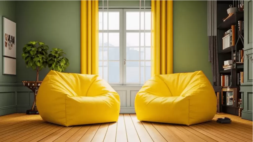 желтые пуфы в комнате
